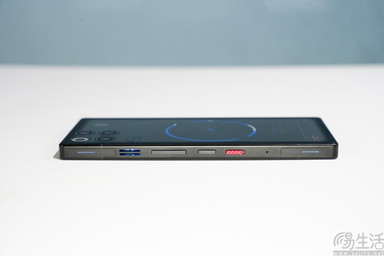 测完红魔11S PRO+,才明白了“游戏手机”的真意 测完红魔11S PRO+,才明白了“游戏手机”的真意