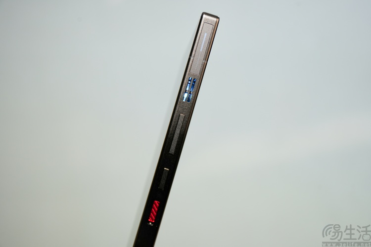 测完红魔11S PRO+,才明白了“游戏手机”的真意 测完红魔11S PRO+,才明白了“游戏手机”的真意