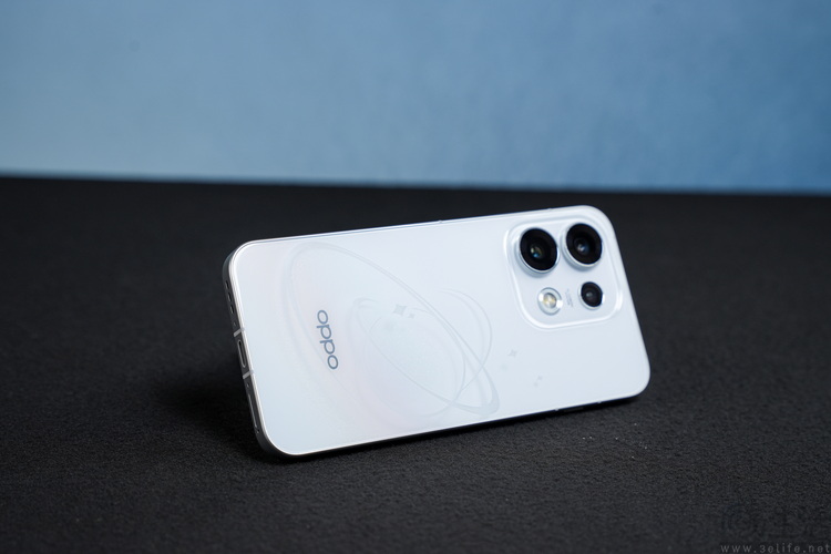 OPPO Reno16评测:精致又用心的小屏新选择 OPPO Reno16评测:精致又用心的小屏新选择