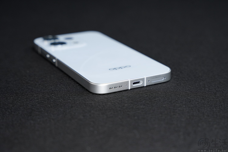 OPPO Reno16评测:精致又用心的小屏新选择 OPPO Reno16评测:精致又用心的小屏新选择