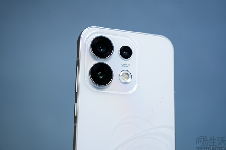 OPPO Reno16评测:精致又用心的小屏新选择 OPPO Reno16评测:精致又用心的小屏新选择