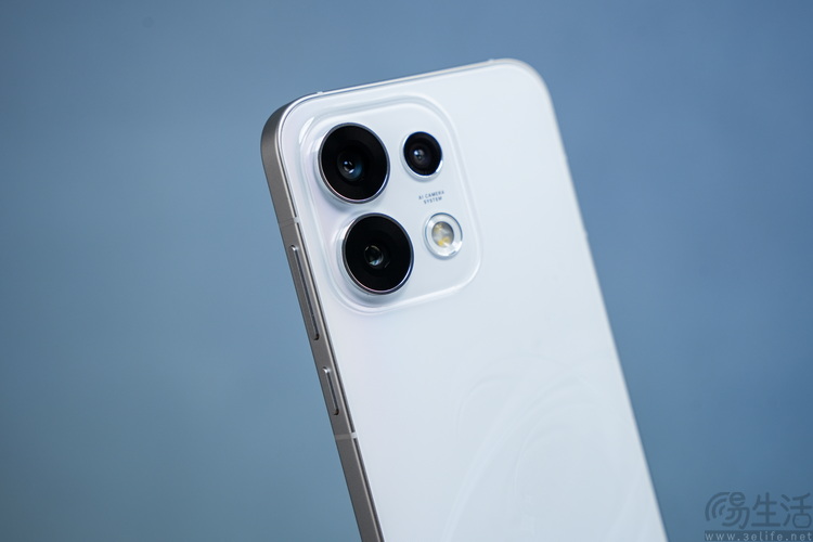 OPPO Reno16评测:精致又用心的小屏新选择 OPPO Reno16评测:精致又用心的小屏新选择