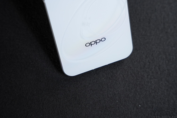 OPPO Reno16评测:精致又用心的小屏新选择 OPPO Reno16评测:精致又用心的小屏新选择