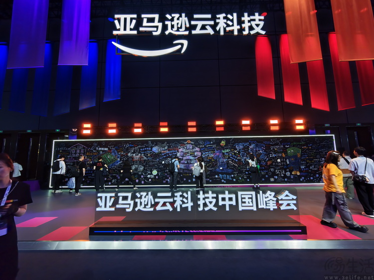 与亚马逊云科技高管聊后，我们窥见了巨头的改变