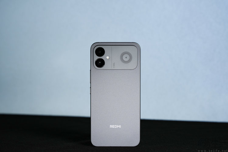 REDMI K90 至尊版首发体验：更有诚意的游戏旗舰