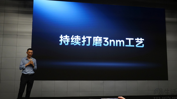 三颗玄戒芯片齐发，小米重新定义“AI生态”的边界