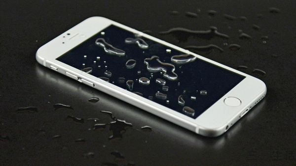 iphone-6-may-be-water-resistant.jpg