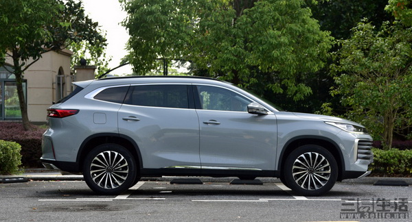 15410959368902.jpg 02.jpg