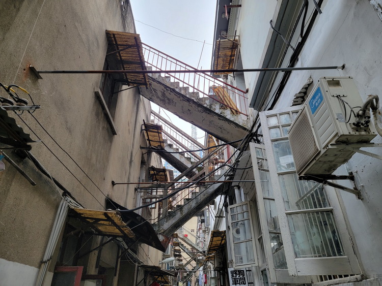 57.JPG