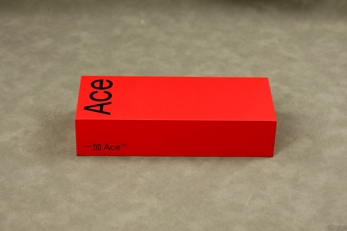 一加Ace“青装”配色图赏：外表清凉、内心澎湃