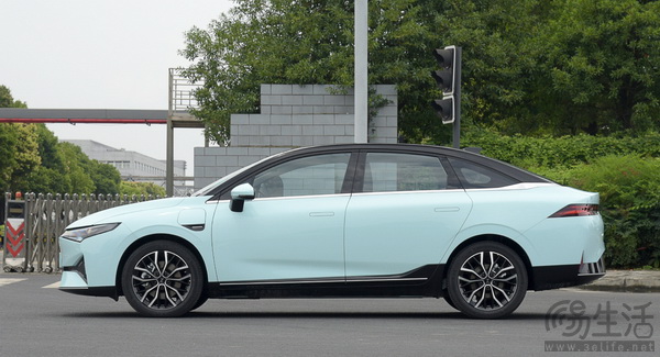 18444889773703.jpg 03.jpg