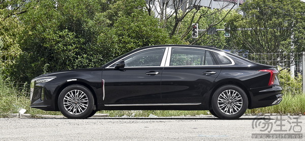 2025款红旗H5正式上市 10款车型售15.98万元起