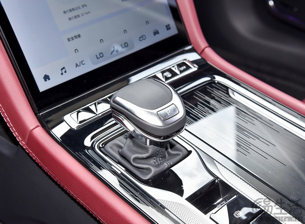 2025款红旗H5正式上市 10款车型售15.98万元起