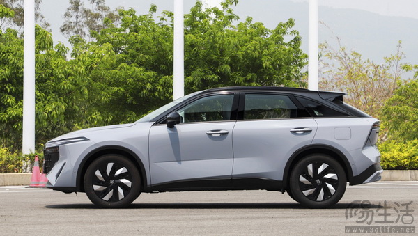 15131520911602.jpg 02.jpg