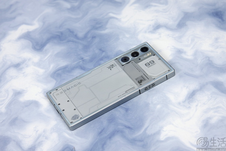 红魔9 Pro+首发评测：是游戏神器、也是硬核科技旗舰