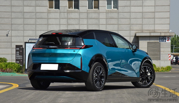 2025款极氪X上市 三款车型限时折扣17.9万元起