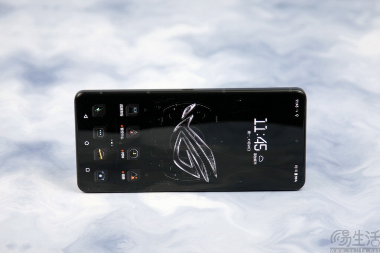 ROG游戏手机8 Pro评测：实用性大增、硬核本质依旧