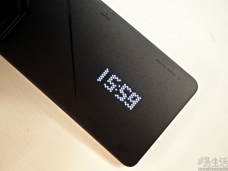 ROG游戏手机8 Pro评测：实用性大增、硬核本质依旧
