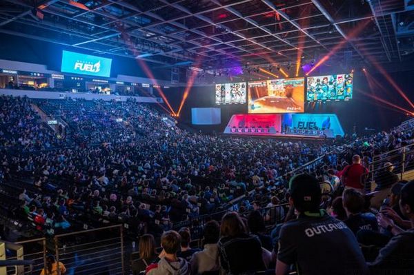 拳头游戏的电竞直播平台胎死腹中，都怪它太贪心