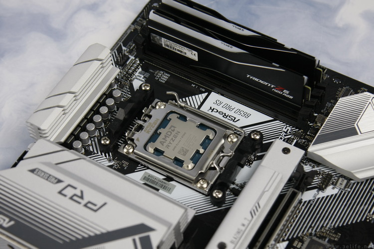 AMD锐龙8000G系列首发评测：堪比独显，AI战未来 
