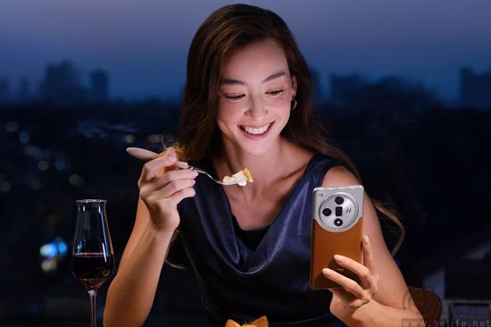 手机屏幕“军备竞赛”火热进行,用户或从中获得收益 手机屏幕“军备竞赛”火热进行,用户或从中获得收益