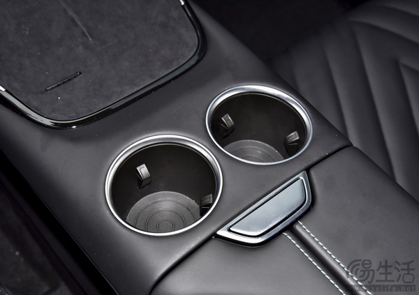 深蓝汽车联名王者荣耀推出SL03李白联名车衣 深蓝汽车联名王者荣耀推出SL03李白联名车衣