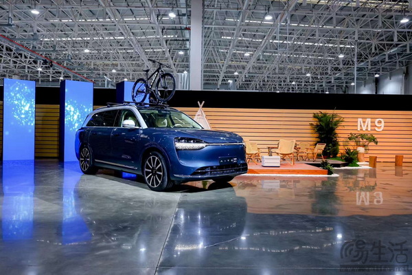 问界M9首批车主交付 赛力斯超级工厂建成使用