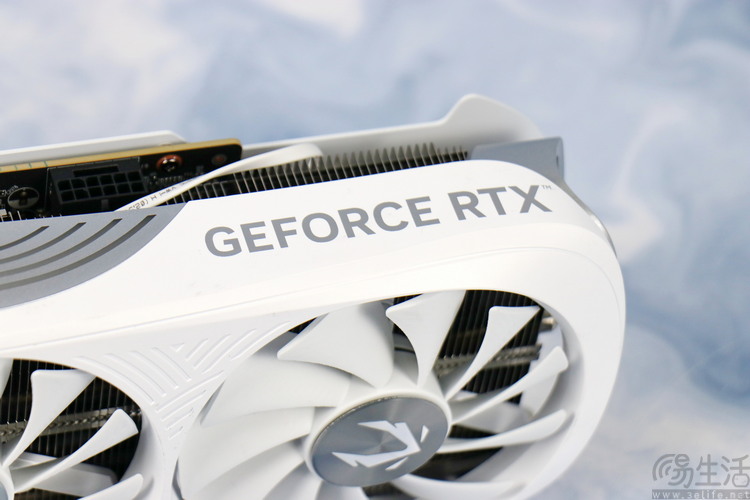 索泰RTX4080 SUPER月白评测：纯白诱惑，性能强劲