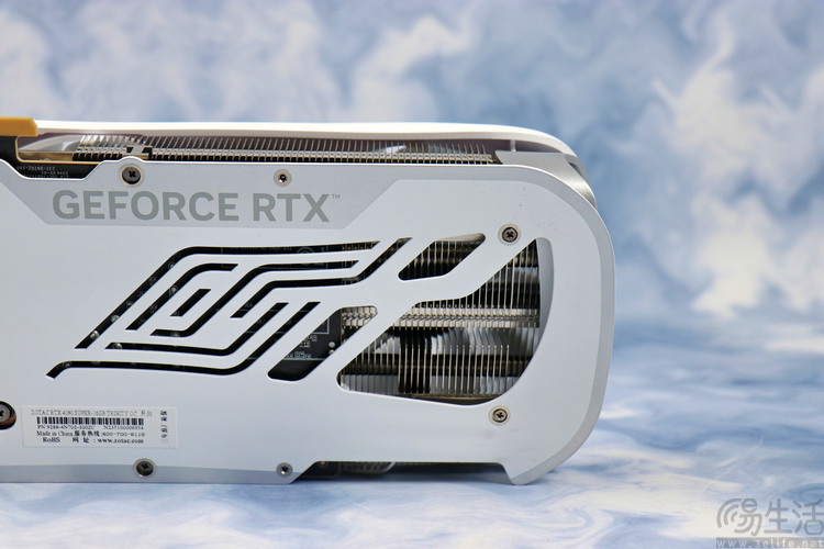 索泰RTX4080 SUPER月白评测：纯白诱惑，性能强劲