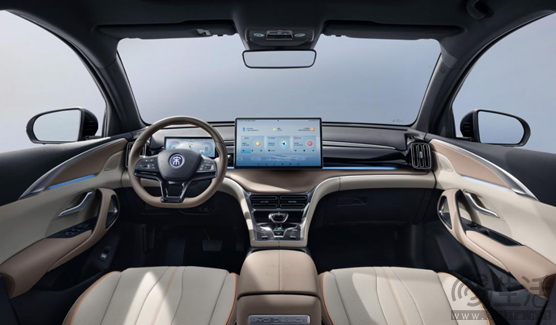 电比油低，比亚迪再出“王炸”，双宋荣耀版10.98万元起