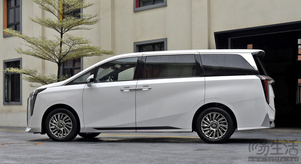 至高达2万元 广汽传祺针对传祺M8推出置换补贴 至高达2万元 广汽传祺针对传祺M8推出置换补贴