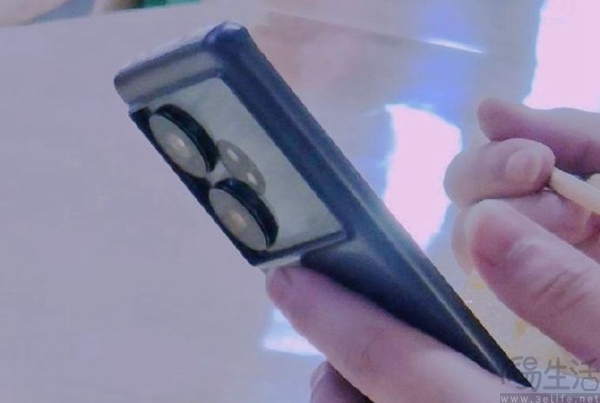真我GT Neo6 SE将首发新一代无双屏，下月亮相