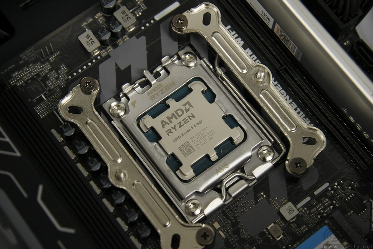 新时代3A亲民典范，AMD 锐龙8400F整机评测