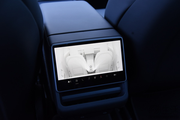 新款特斯拉Model 3高性能全驱版申报图曝光