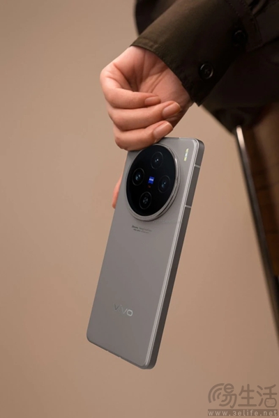 vivo X100s更多外观细节曝光，或将采用直角中框