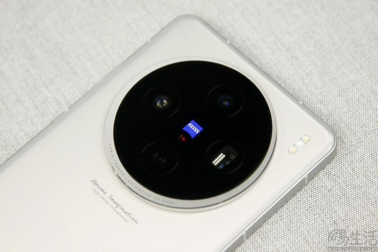 vivo X100s评测：首发天玑9300+，性能、影像越级