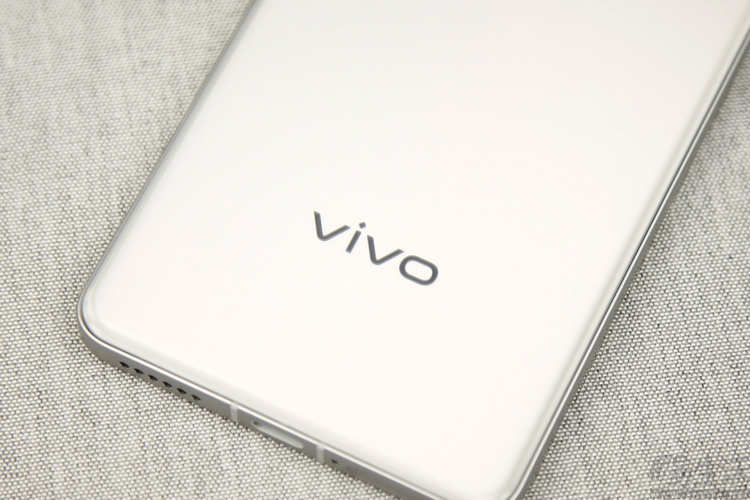 vivo X100s评测：首发天玑9300+，性能、影像越级