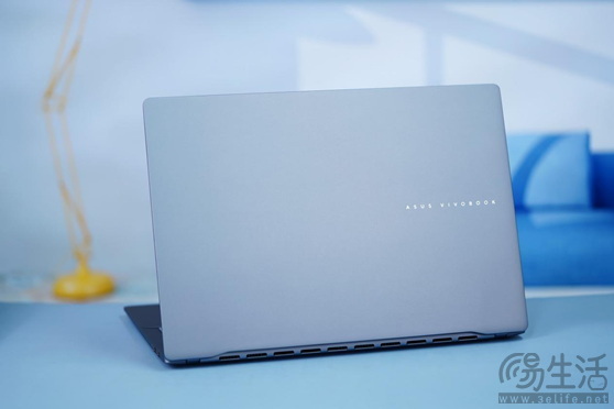 AI创作效率直线提升，华硕无畏Pro15 2024搭载酷睿Ultra7处理器