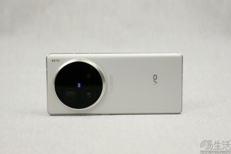 vivo X100 Ultra首发评测：堆料到极致、重新定义顶级影像旗舰