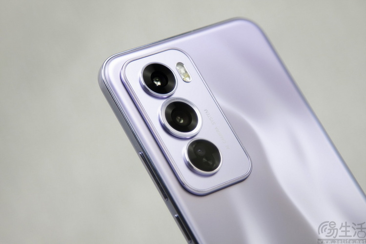 OPPO Reno 12 Pro评测：以AI驱动、造时尚爆款