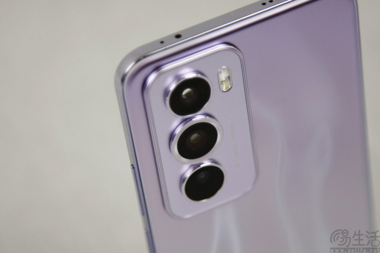 OPPO Reno 12 Pro评测：以AI驱动、造时尚爆款