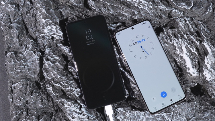 OPPO Reno 12 Pro评测：以AI驱动、造时尚爆款