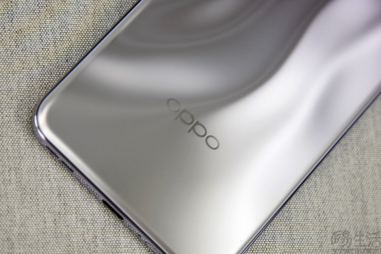 OPPO Reno 12 Pro评测：以AI驱动、造时尚爆款