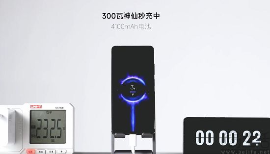 快充与电池容量两翼齐飞，手机续航体验才更均衡