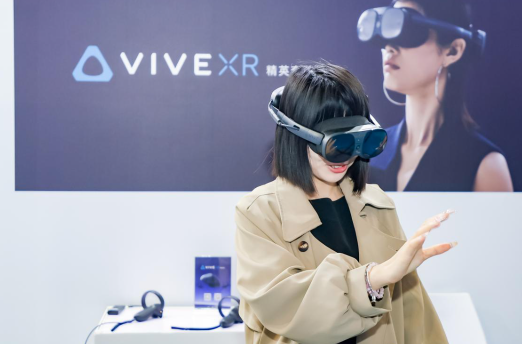 HTC VIVE 亮相上交会，展现沉浸式 VR 虚拟体验生态活力