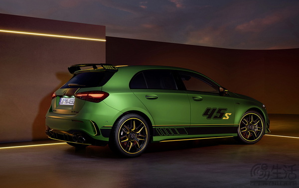 59.46万 AMG A 45 S 4MATIC+魔焰绿特别版上市