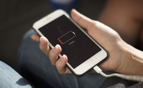 手机轻薄化风潮再起，设计与功能的平衡点是关键