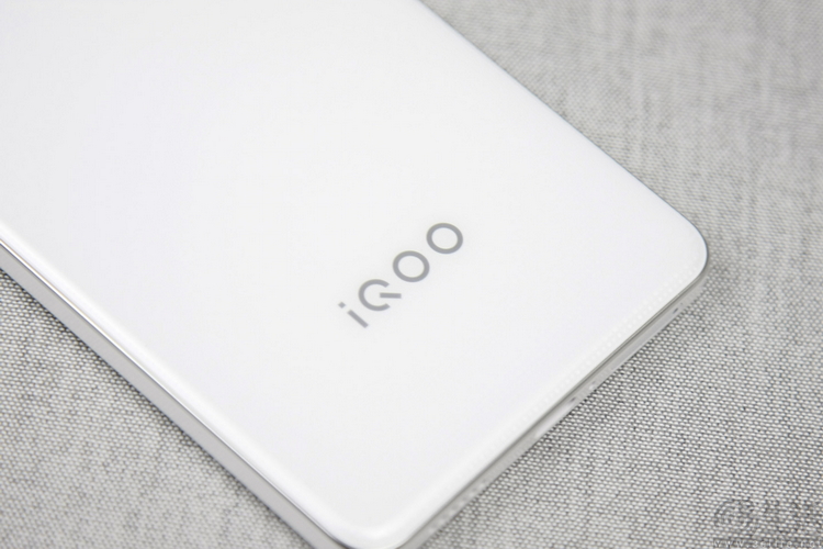 iQOO Neo9S Pro+评测：换芯升级，体验全面超预期