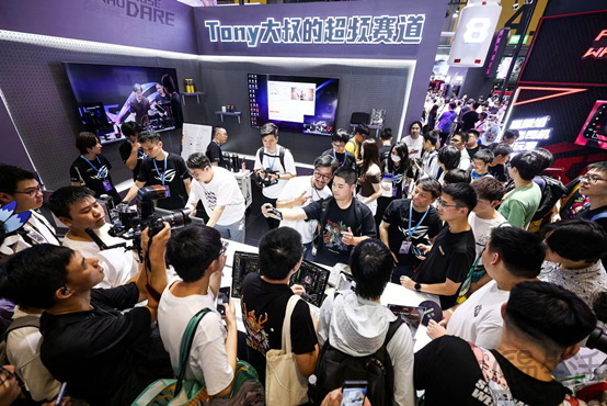 华硕主板超频秀 引爆BW2024