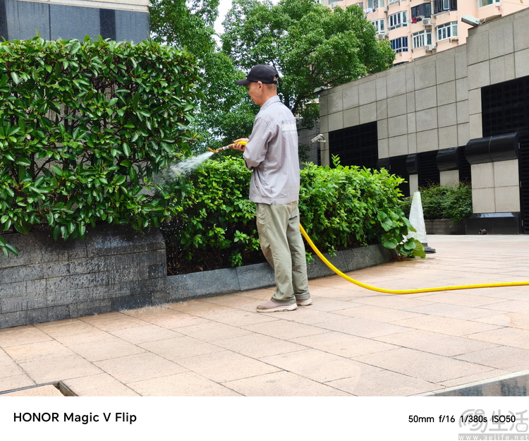 荣耀Magic V Flip评测：美型小折叠，目标很明确